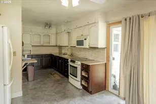 11425 NE Shaver St, Portland, OR 97220 - Photo 8