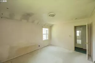 11425 NE Shaver St, Portland, OR 97220 - Photo 10