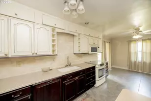 11425 NE Shaver St, Portland, OR 97220 - Photo 6
