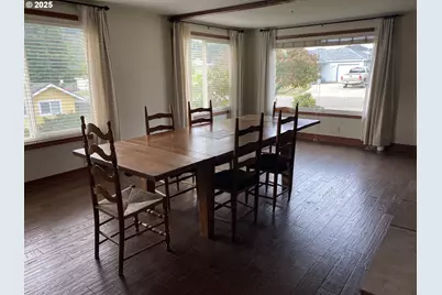 245 S 18th St, Reedsport, OR 97467 - Photo 10