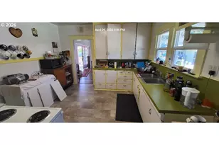 1439 Union Ave, North Bend, OR 97459 - Photo 6
