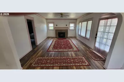 1439 Union Ave, North Bend, OR 97459 - Photo 2