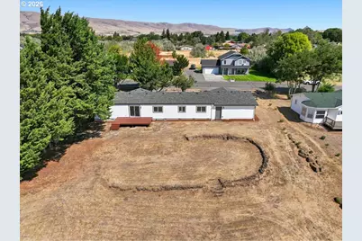 574 Sunridge Ave, Dallesport, WA 98617 - Photo 34