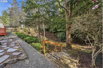 1623 Lincoln St, North Bend, OR 97459 - Photo 32