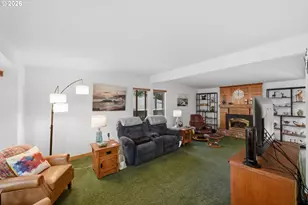 1623 Lincoln St, North Bend, OR 97459 - Photo 4