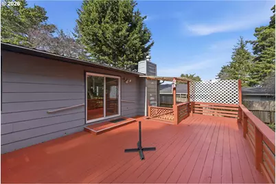 1623 Lincoln St, North Bend, OR 97459 - Photo 32