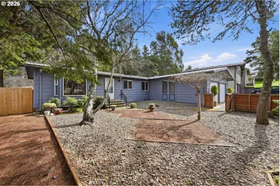 1623 Lincoln St, North Bend, OR 97459 - Photo 1