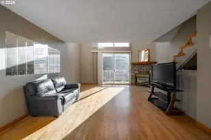 847 SW Broadway Dr, Portland, OR 97201 - Photo 8