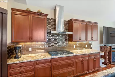 2270 Hayes St, North Bend, OR 97459 - Photo 16