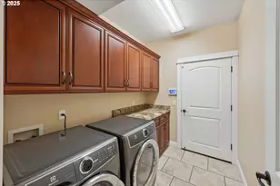 2270 Hayes St, North Bend, OR 97459 - Photo 20