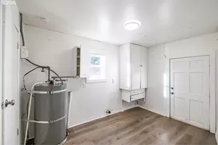 2573 Kalmia St, Sweet Home, OR 97386 - Photo 16