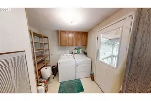 17360 Mountain Dr, Brookings, OR 97415 - Photo 22