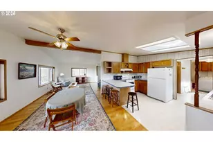 17360 Mountain Dr, Brookings, OR 97415 - Photo 12