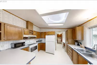 17360 Mountain Dr, Brookings, OR 97415 - Photo 14