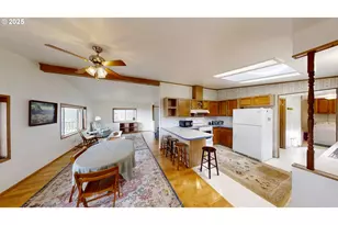 17360 Mountain Dr, Brookings, OR 97415 - Photo 12