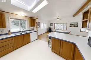 17360 Mountain Dr, Brookings, OR 97415 - Photo 14