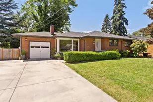 363 9th St, Washougal, WA 98671 - Photo 2