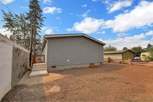 48113 Commercial St, Oakridge, OR 97463 - Photo 34