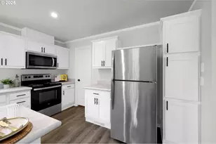 48113 Commercial St, Oakridge, OR 97463 - Photo 16