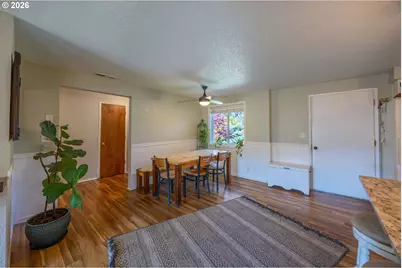 3457 W Normandy Ave, Roseburg, OR 97471 - Photo 8