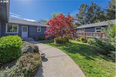 3457 W Normandy Ave, Roseburg, OR 97471 - Photo 2