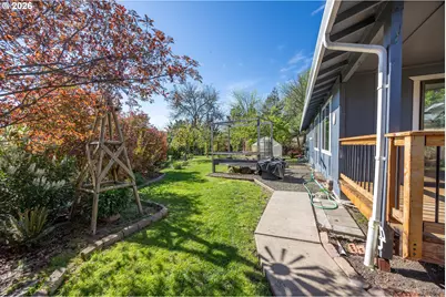 3457 W Normandy Ave, Roseburg, OR 97471 - Photo 28