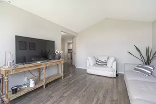 849 E 9th Ct, Lafayette, OR 97127 - Photo 10