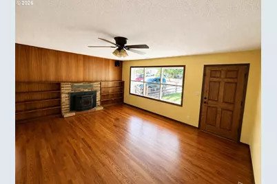 10 SW Peach Ln, Winston, OR 97496 - Photo 4