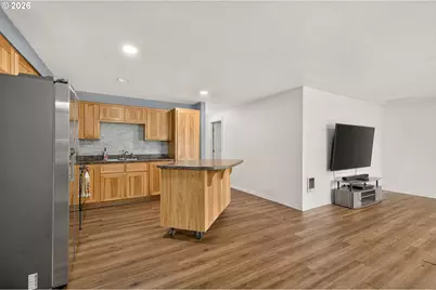 440 NE 3rd St, Willamina, OR 97396 - Photo 12