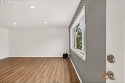 440 NE 3rd St, Willamina, OR 97396 - Photo 4