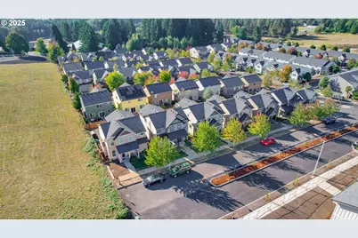 19135 Village Blvd, Sandy, OR 97055 - Photo 32