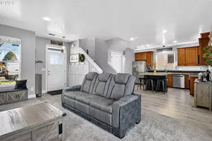 19135 Village Blvd, Sandy, OR 97055 - Photo 10