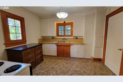 1445 W 11th Ave, Eugene, OR 97402 - Photo 6