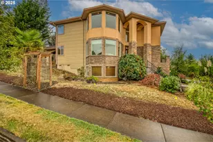 12491 SE Capri Ct, Happy Valley, OR 97086 - Photo 14
