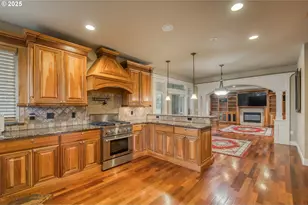 12491 SE Capri Ct, Happy Valley, OR 97086 - Photo 16
