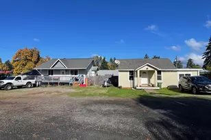 1028 E Grover Ave, Cottage Grove, OR 97424 - Photo 2