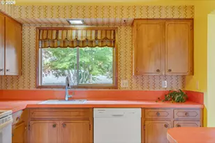 14335 NE Alton Ct, Portland, OR 97230 - Photo 10
