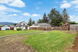 406 E Jones St, Yacolt, WA 98675 - Photo 32