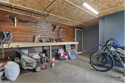 406 E Jones St, Yacolt, WA 98675 - Photo 38