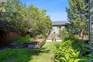 975 NE Ayrshire Dr, Hillsboro, OR 97124 - Photo 44