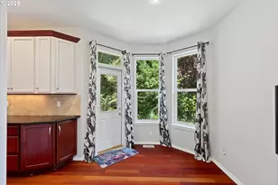 975 NE Ayrshire Dr, Hillsboro, OR 97124 - Photo 18