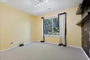 975 NE Ayrshire Dr, Hillsboro, OR 97124 - Photo 28