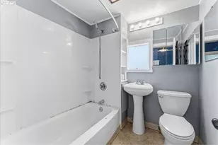 1039 SE 78th Ave, Portland, OR 97215 - Photo 14