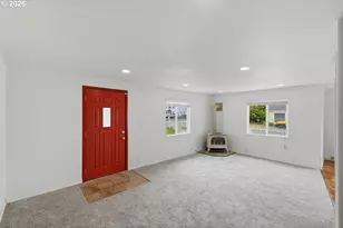 584 Exchange St, North Bend, OR 97459 - Photo 18