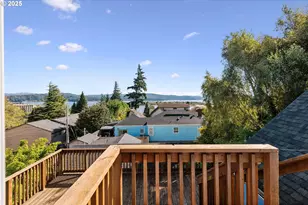 584 Exchange St, North Bend, OR 97459 - Photo 6