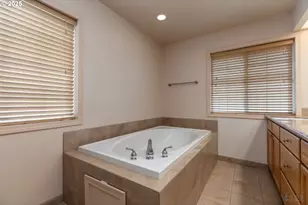 550 Skookum Ct, Columbia City, OR 97018 - Photo 16