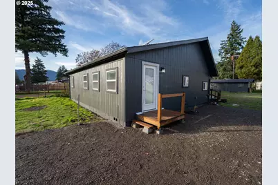 47875 Elgin Ave, Oakridge, OR 97463 - Photo 2