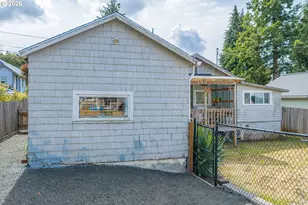 830 E 10th St, Coquille, OR 97423 - Photo 32