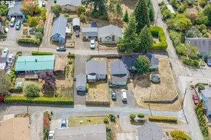830 E 10th St, Coquille, OR 97423 - Photo 4