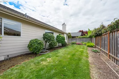 812 Marilyn Ct, Springfield, OR 97477 - Photo 42